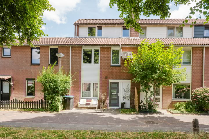 Perengaard 16 in Spijkenisse foto