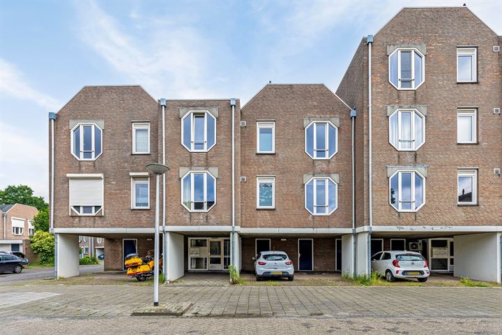 Perpignanlaan 7 in Eindhoven foto