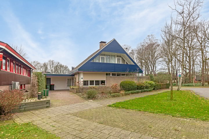 Peter van Anrooystraat 2 in Hengelo foto