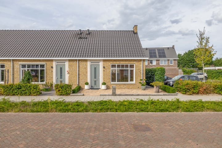 Pettelaar 1 in Waalwijk foto