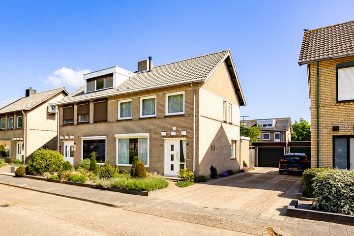 Pettenmakerstraat 22 in Venray foto