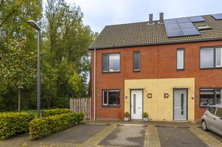 Peulenstraat-zuid 49 in Hardinxveld-Giessendam foto