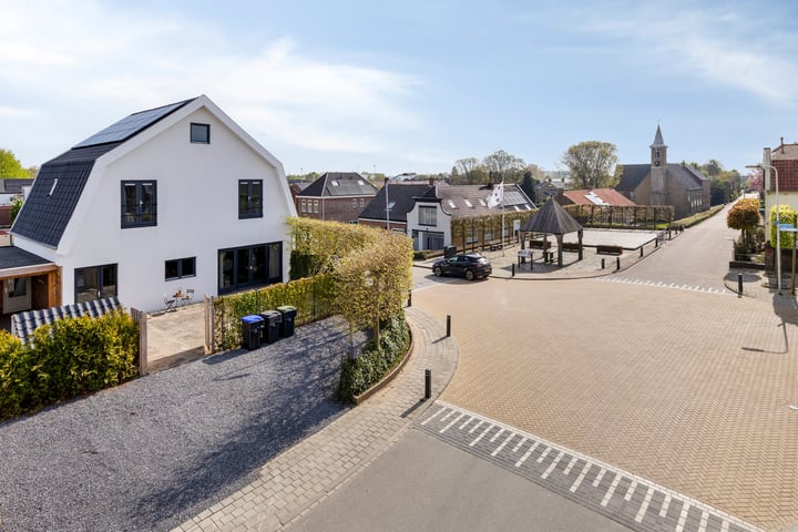 Peuterdijk 2 in Herkingen foto