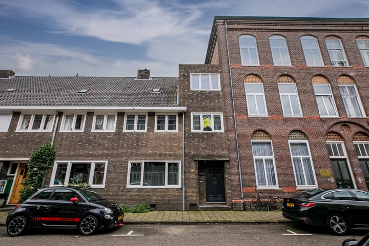 Pierre Cuypersstraat 15 in Roermond foto
