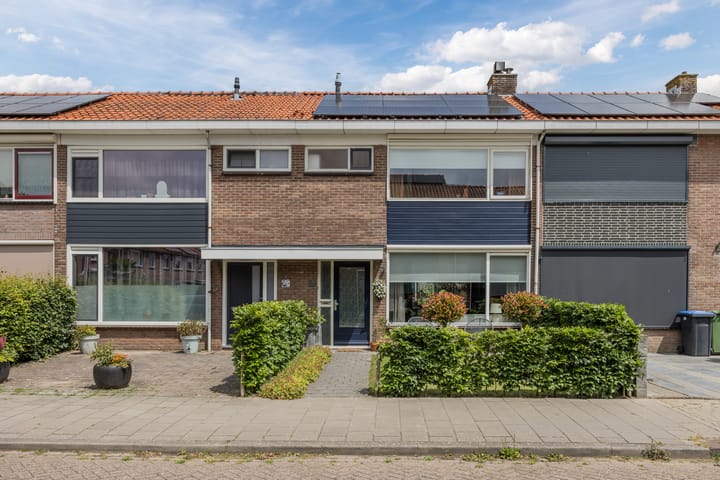 Piet Heinstraat 12 in Bodegraven foto