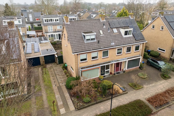 Piet van Wijngaerdtlaan 44 in Abcoude foto