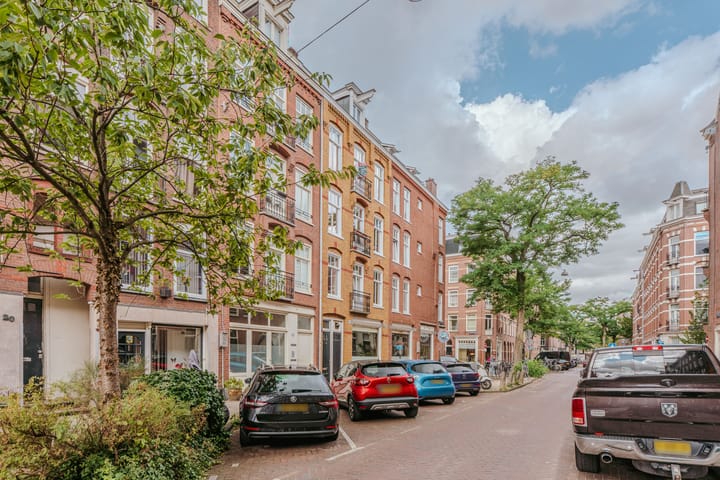 Pieter Baststraat 18B in Amsterdam foto