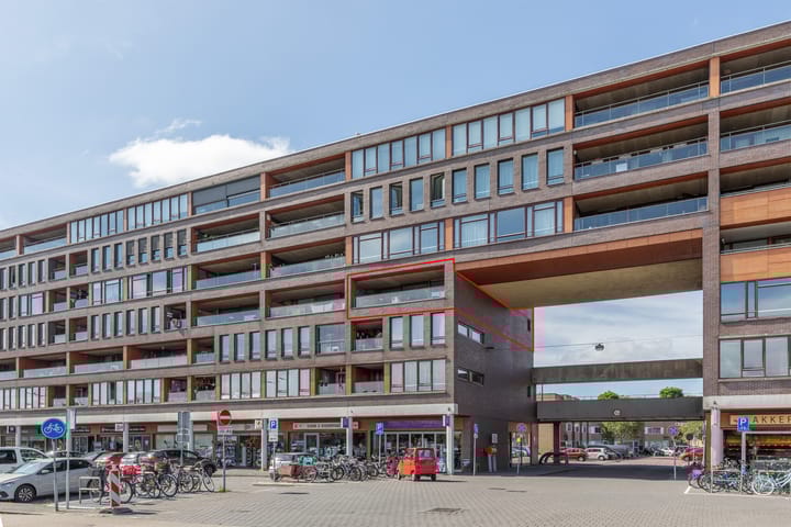 Pieter Calandlaan 566 in Amsterdam foto