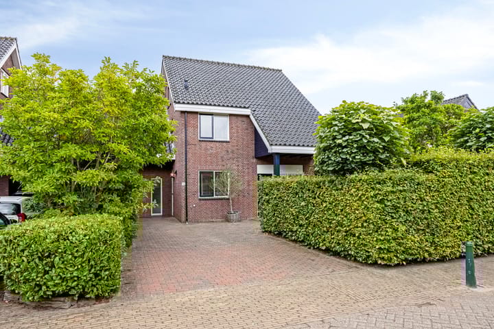 Pieter de Hooghlaan 12 in Oud-Beijerland