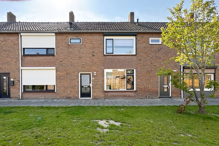 Pieter de Hooghstraat 19 in Fijnaart foto