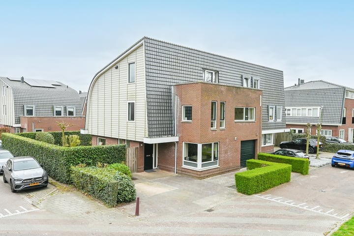 Pieter Hellendaalweg 14 in Uithoorn