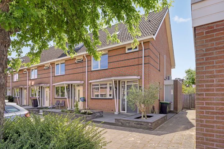 Foto van woning Pieter Johan Tijkenstraat 25, Poortugaal