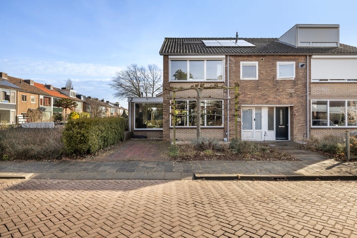 Pieter Langendijkstraat 1 in Papendrecht foto