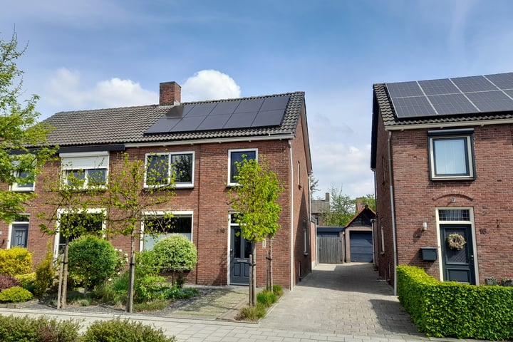 Pieter van Ginnekenstraat 18 in Zundert foto