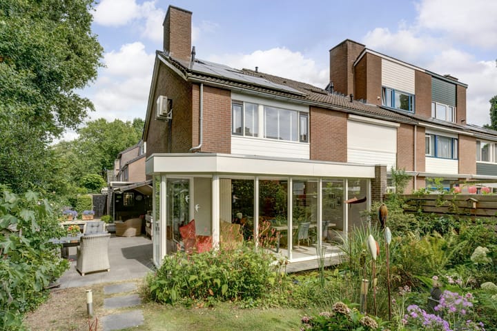 Pijnboomhof 9 in Dieren foto