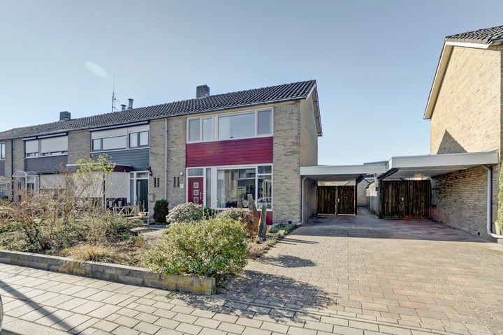 Pijnboomstraat 18 in Winterswijk foto