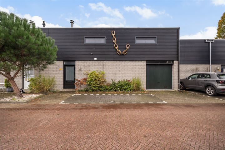Pijnenburg 107 in Dordrecht foto