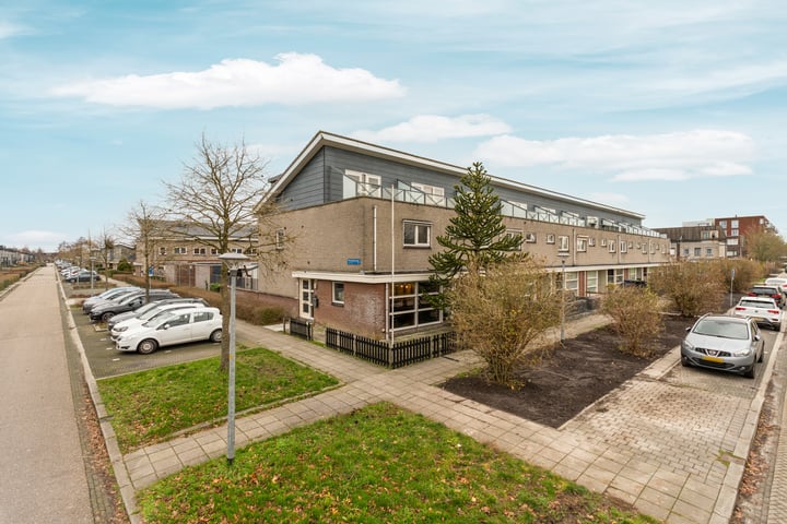 Piranesistraat 2 in Almere foto