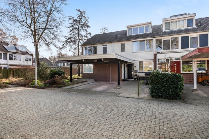 Planetenhof 5 in IJsselstein foto