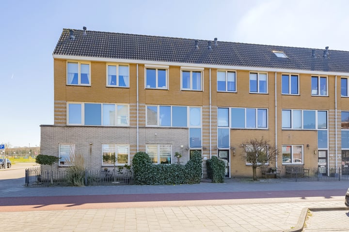 Planetenweg 323 in IJmuiden foto