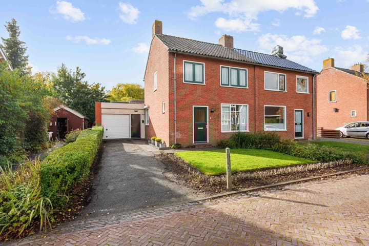 Plantsoenstraat 7 in Eenrum foto