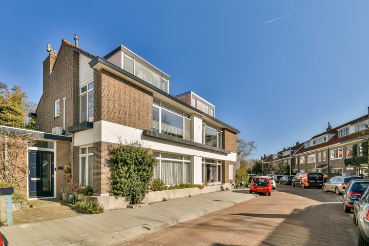 Plaswijcklaan 12 in Rotterdam foto