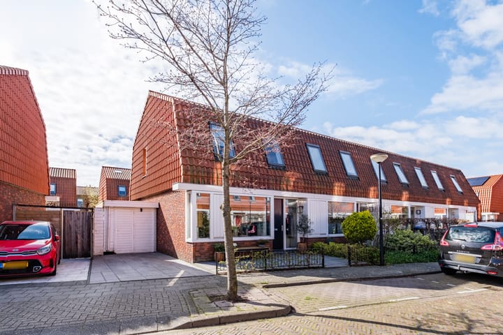Plataanlaan 10 in Zaandam foto