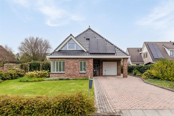 Plataanlaan 2 in Emmer-Compascuum foto