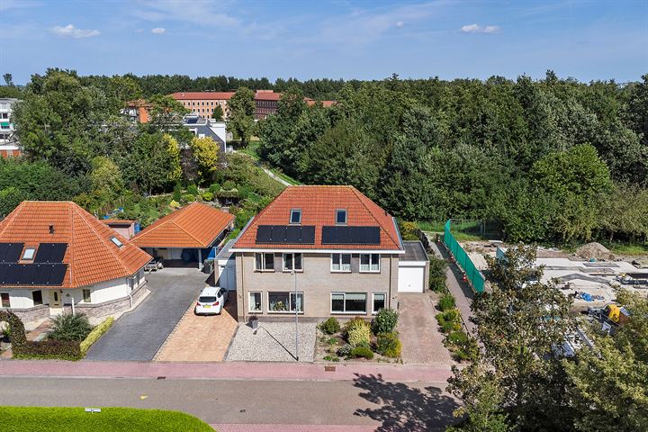 Plataanlaan 21 in Middelstum foto