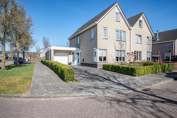 Plataanlaan 8 in Rouveen foto