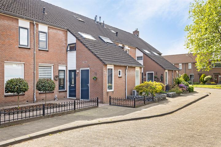Plataanstraat 18 in Made foto