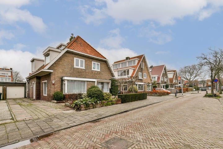 Platanenlaan 15 in Zwanenburg foto