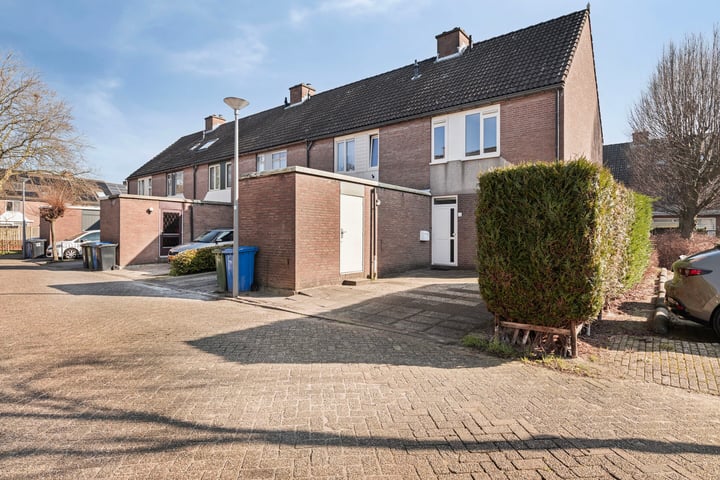 Plevier 24 in Hoogvliet Rotterdam foto