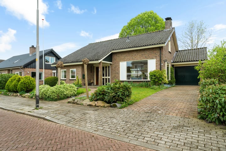 Plevierstraat 6 in Delden