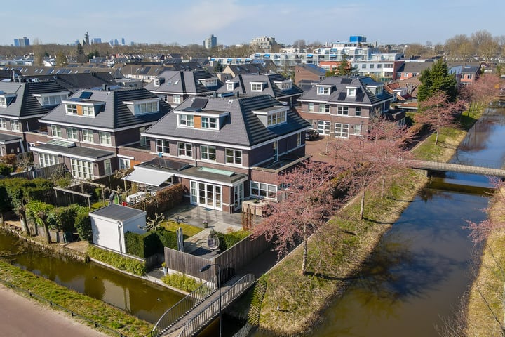 Pliniushof 12 in Leidschendam foto