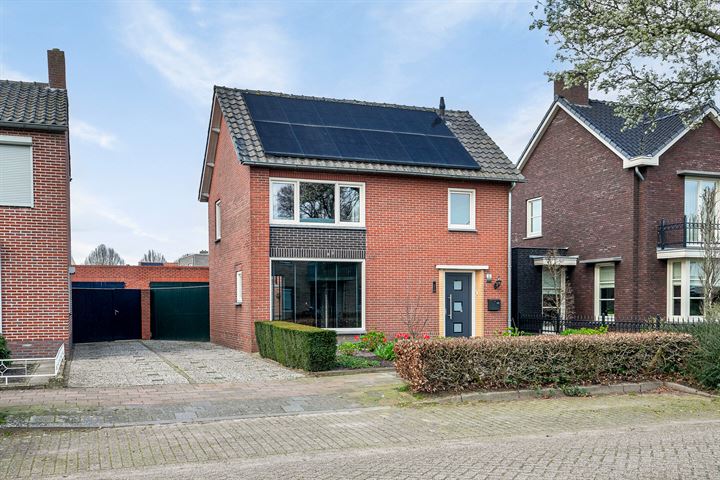 Plonderijen 10 in Reusel foto