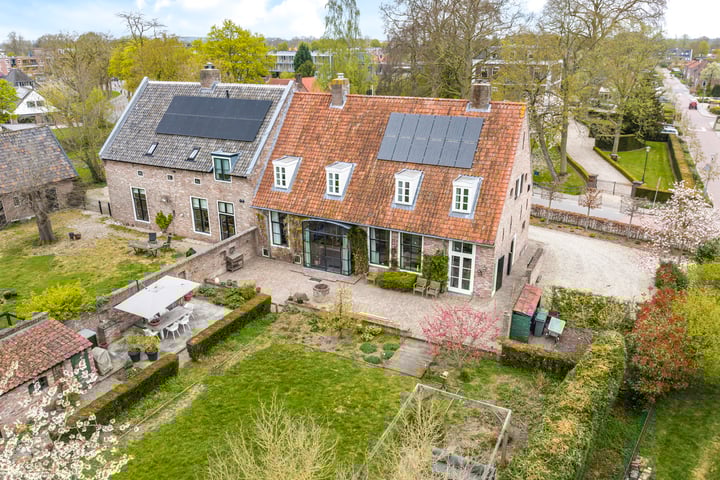 Pluimenburgsestraat 4 in Dodewaard foto