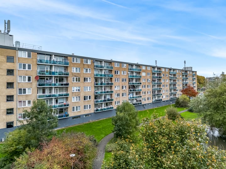 Plutostraat 134 in Alphen aan den Rijn foto