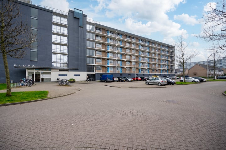 Plutostraat 176 in Alphen aan den Rijn foto