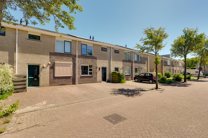 Plutostraat 7 in Assen foto