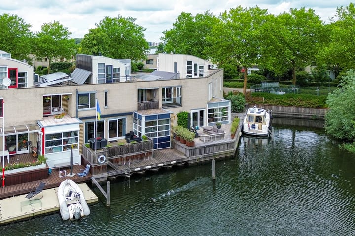 Pluuthaven 64 in Zeewolde foto