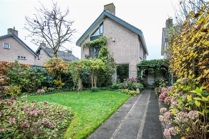 Pluviersingel 1 in Hoevelaken foto