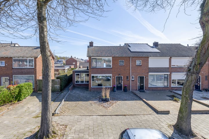 Poelruitstraat 17 in Waalwijk foto