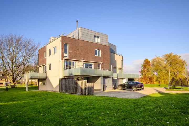 Poëziestraat 396 in Almere foto