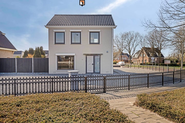 Poppestraat 133 in St. Willebrord foto