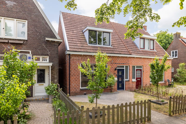 Poppeweg 10 in Leeuwarden foto