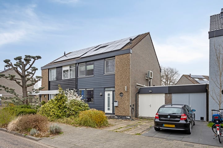 Populierenlaan 104 in Krimpen aan den IJssel foto