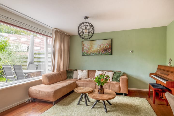 Postduivenveld 3 in Zoetermeer foto