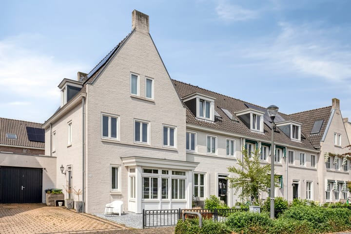 Posteleinserf 30 in Helmond foto