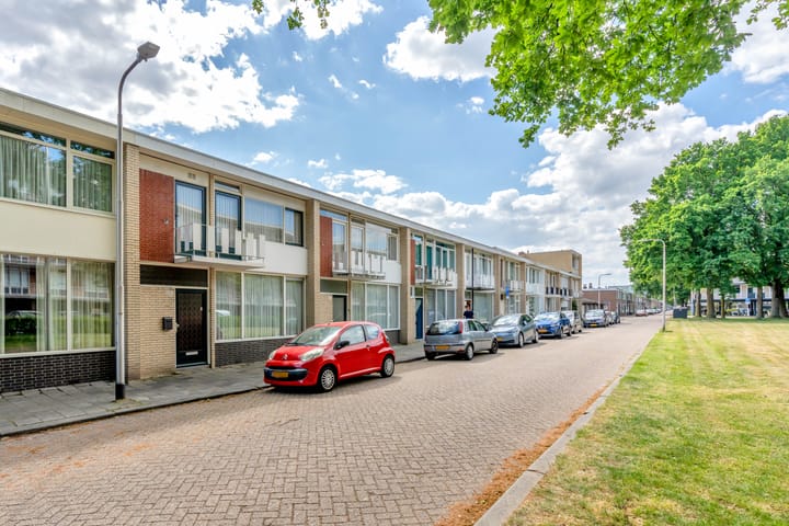 Predikherenlaan 12 in Tilburg foto